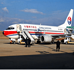 建三江航空运输航空快运业稳步发展的原因是什么？